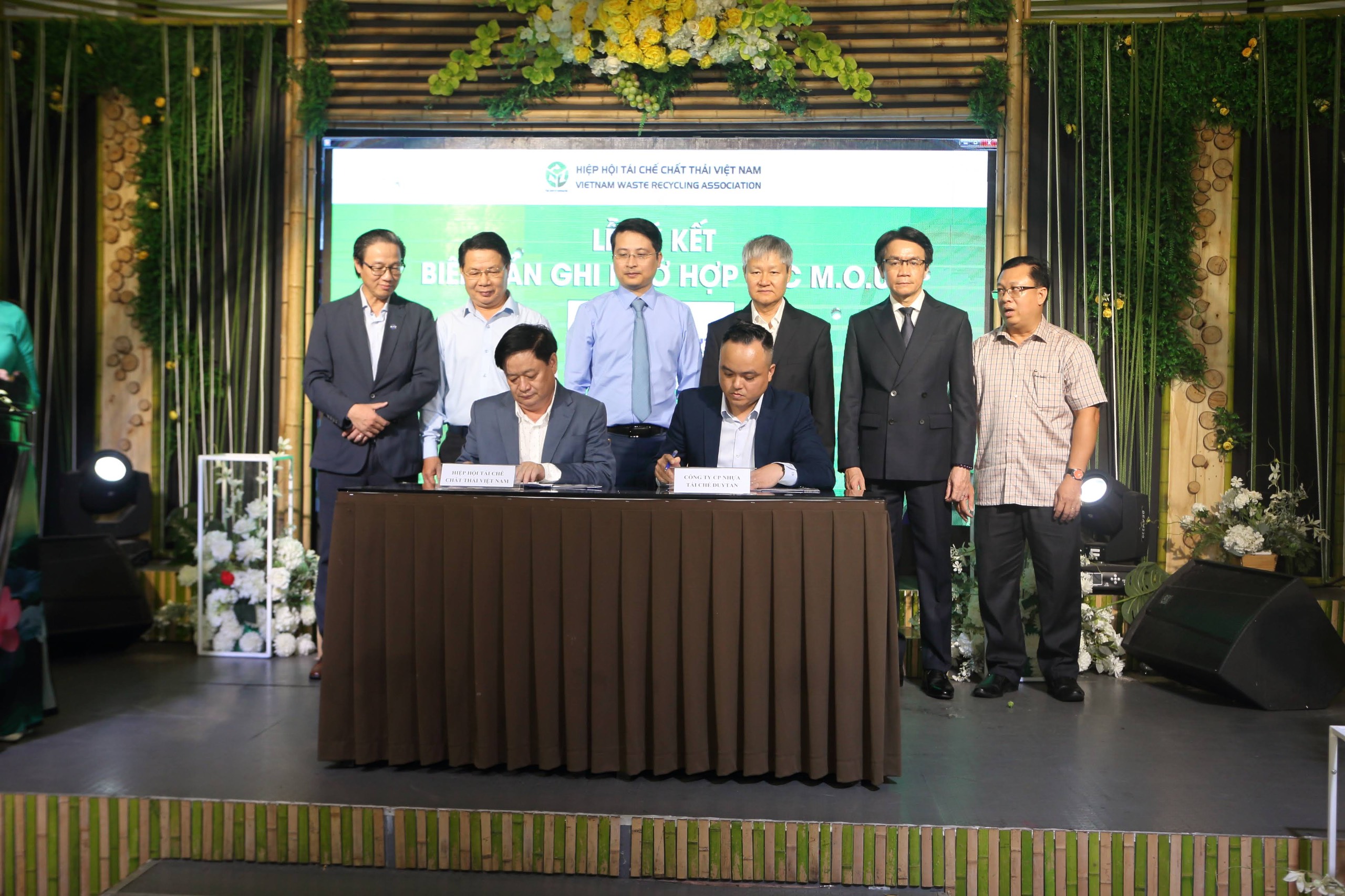 DUYTAN PLASTIC RECYCLING AND THE VWRA SIGNED A MEMORANDUM OF UNDERSTANDING TO PROMOTE CIRCULAR ECONOMY ACTIVITIES IN VIETNAM